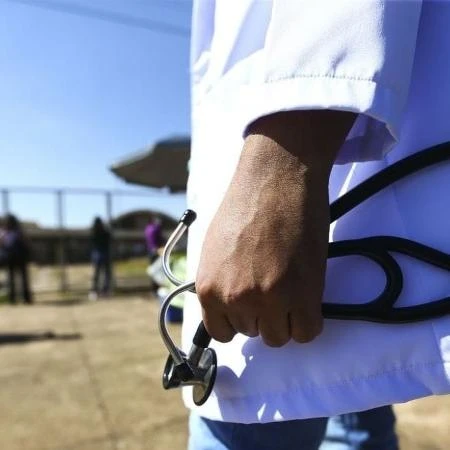 Medicina será o curso mais presencial do país, definem regras do MEC