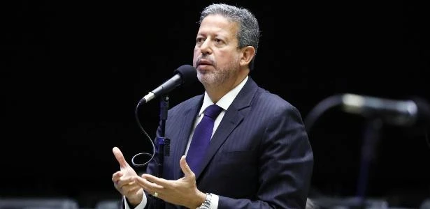 Lira reclama de especulações sobre sucessão ao comando do Congresso