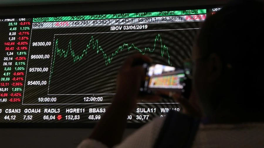 Weg: ação fecha em queda de 1,18% nesta quinta; veja valores