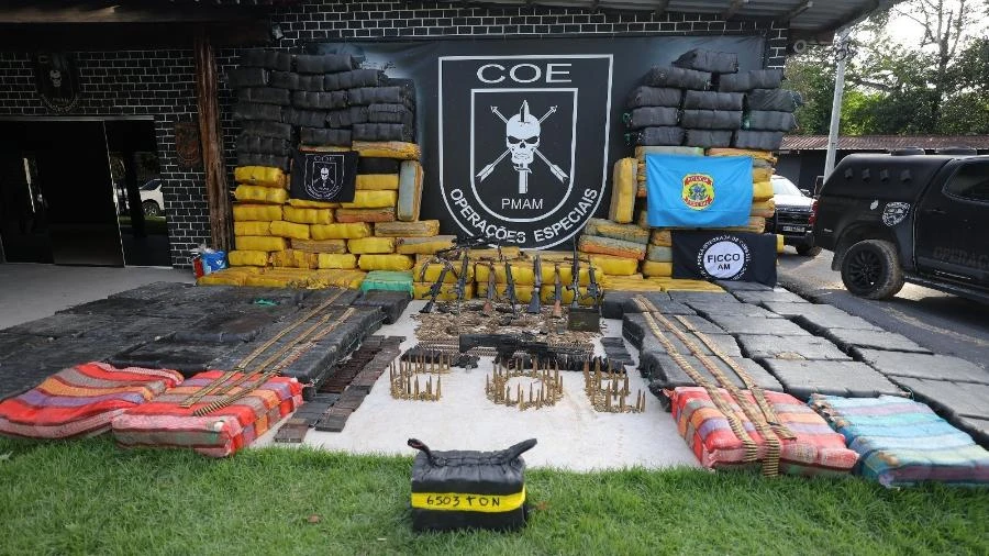 PM faz apreensão recorde de 6,5 toneladas de droga em lancha blindada no AM
