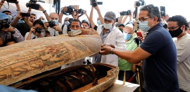 Egito descobre 59 sarcófagos de 2,6 mil anos em perfeitas condições