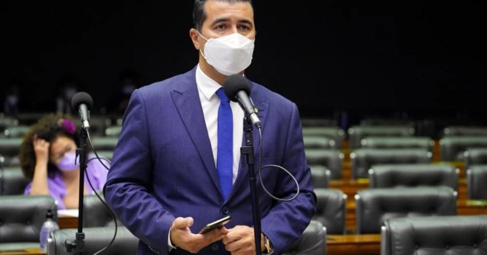 Luis Miranda pede prisão de Onyx e Elcio Franco à CPI