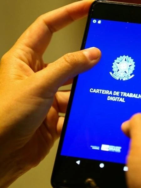 PEC da Hora Trabalhada traz 'ilusão de igualdade' entre patrão e empregado Carlos Juliano Barros