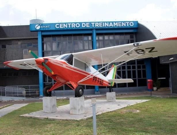 Centro de Treinamento da ANAC recebe aeronave histórica usada na formação de pilotos