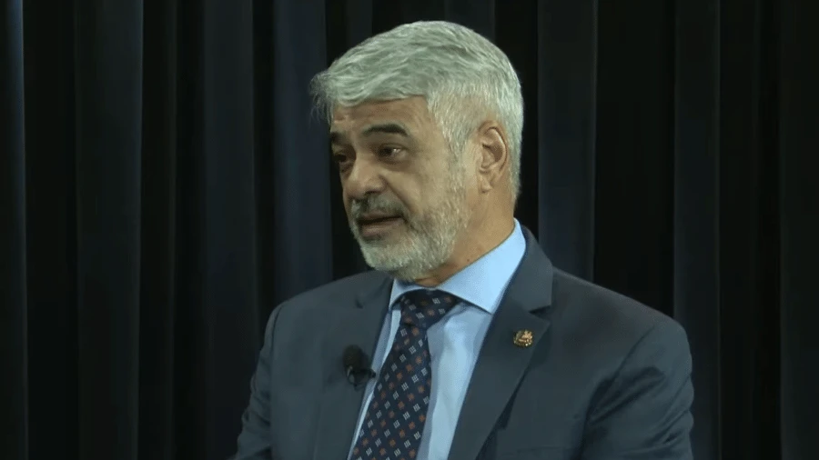 Abin paralela produziu dossiês sobre Humberto Costa e Alessandro Molon