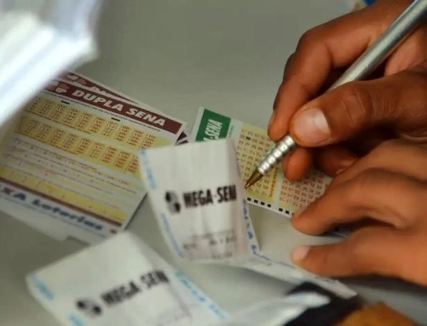 Mega-Sena acumula e próximo vencedor pode receber R$ 45 milhões; veja dezenas sorteadas