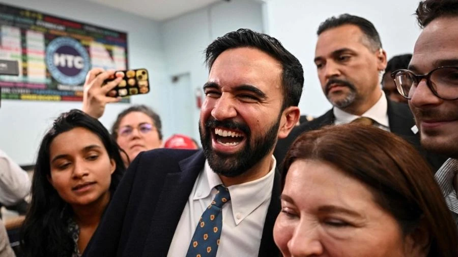 EUA: Como candidato muçulmano e socialista de NY gera 'terremoto político'