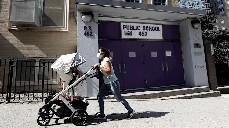Nova York fecha escolas públicas e prefeito fala em 'lutar contra 2ª onda'
