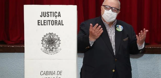Governadores elegem apenas dois prefeitos nas capitais brasileiras