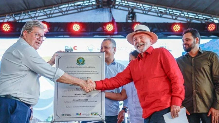 Deus deixou sertão sem água porque sabia que eu seria presidente, diz Lula