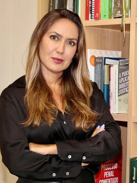 Juíza pede que você monitore seu filho: 'Notei algo muito errado na escola'