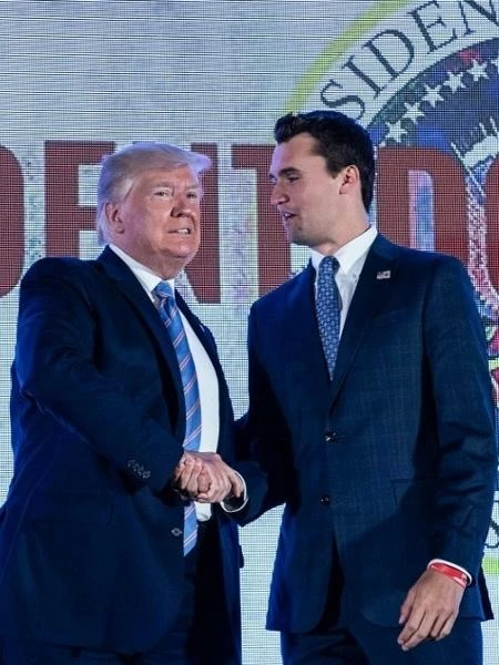 Charlie Kirk pediu a Trump punição ao Brasil por 'golpe judicial' do STF Mariana Sanches