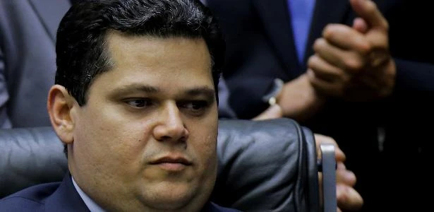 Alcolumbre aponta politização de apagão no Amapá e diz que irmão é maior prejudicado