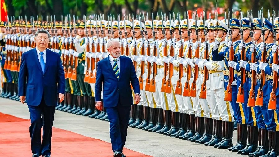 Lula e Xi assinam carta conjunta em apoio a reunião entre Putin e Zelensky