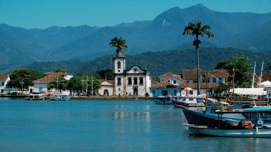Milionários, caiçaras e herdeiros disputam posse de terras em Paraty