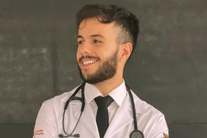 Médico recém-formado morre após sofrer queimaduras em bar no Paraná