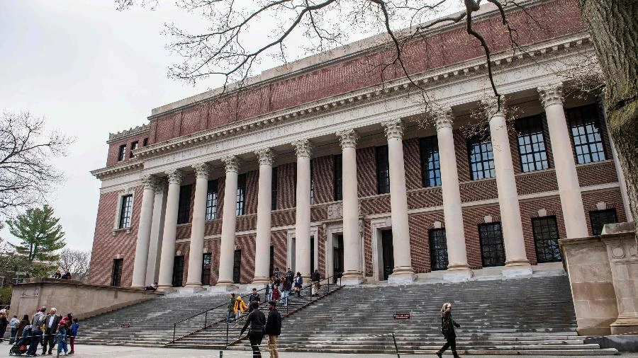 Disputa com Trump custaria até R$ 3 bilhões a Harvard, segundo jornal