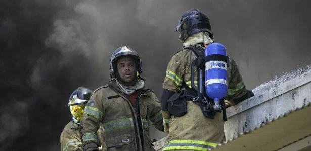 Hospital que pegou fogo ficará fechado por tempo indeterminado, diz diretor