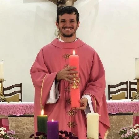 CPI quer ouvir padre influencer que diz não aceitar dinheiro de bets