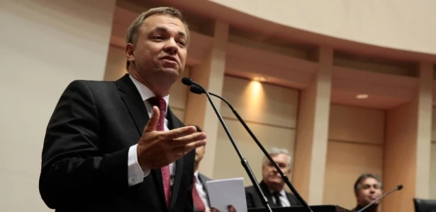 Prefeito de Florianópolis é acusado de estupro e se defende: 'Consensual'