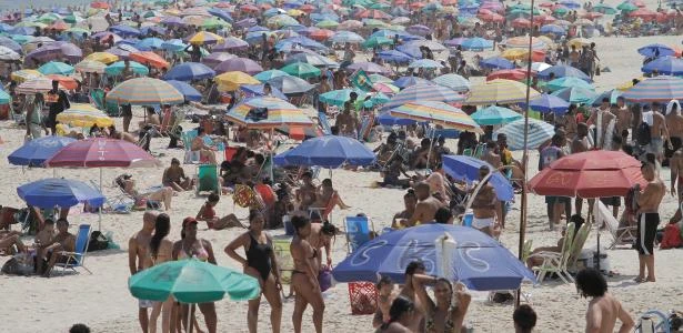 Crivella libera volta às aulas, praias, self-service e esportes coletivos
