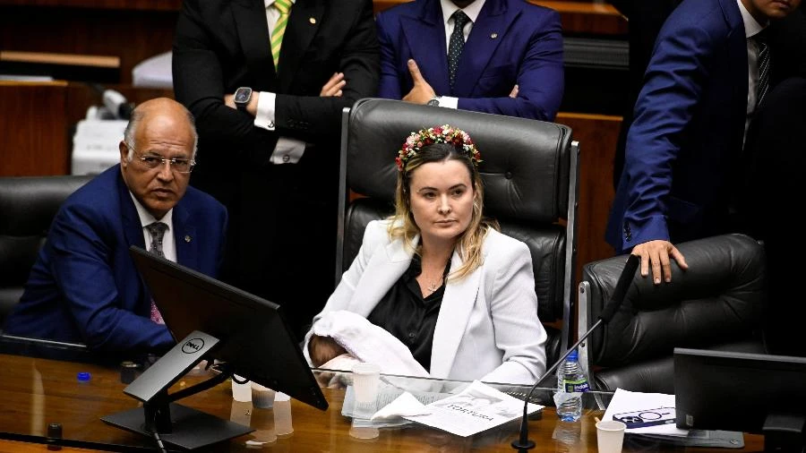 Há indícios de violação do ECA, diz OAB-SP sobre Zanatta levar bebê a motim