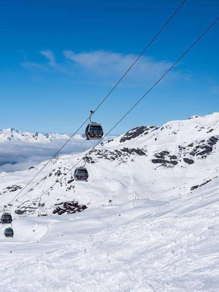 Teleférico cai na França e deixa 8 feridos; 2 estão em estado grave