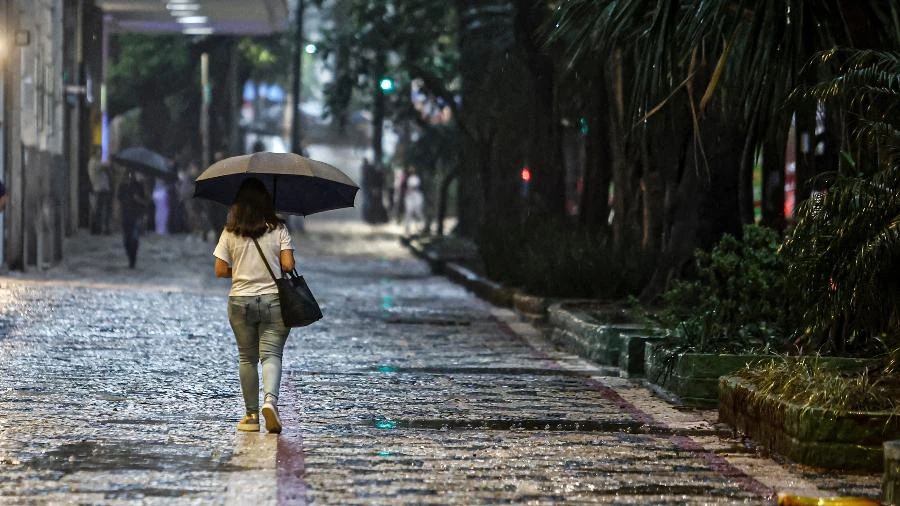 Ciclone extratropical deve atingir Sul do Brasil nas próximas horas