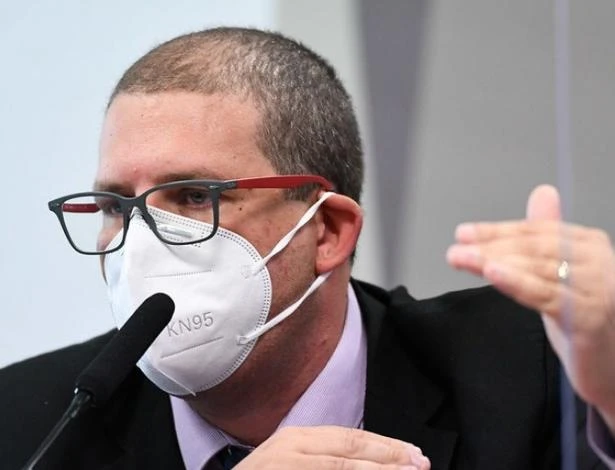 Pedro Hallal defende lockdown nacional de 3 semanas e vacinação diária de 1,5 milhão de pessoas