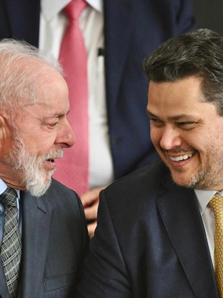 Lula tira Alcolumbre do Brasil e adia decisão sobre CPMI dos aposentados Andreza Matais
