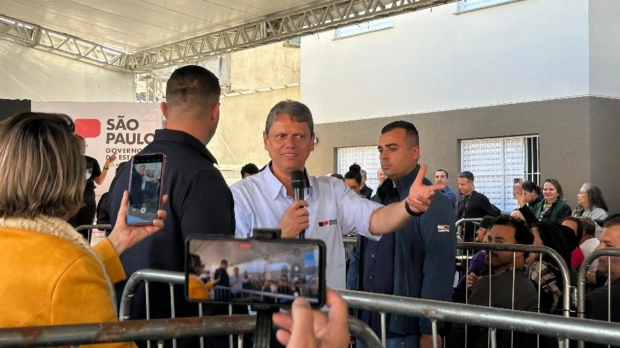 Tarcísio diz que irá a ato com Bolsonaro na Paulista: 'Pregar pacificação'