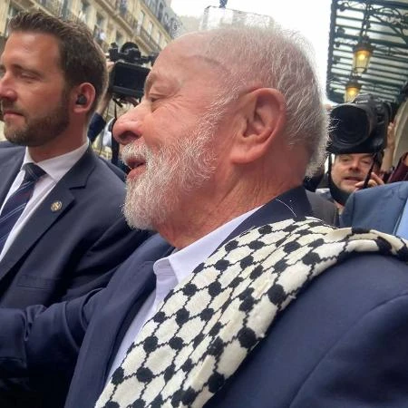 Na França, Lula critica ONU: 'não representa quase mais nada'