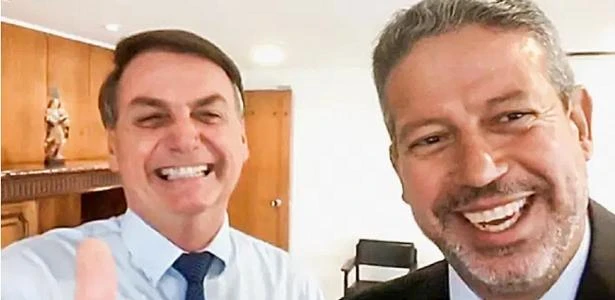 Líder do centrão está com covid-19 e cancela ida a viagem com Bolsonaro