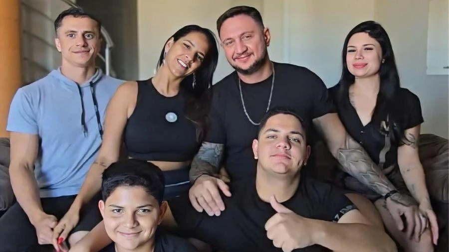 Filhos de quadrisal sofrem ataques e recebem até nudes da mãe: 'Dói muito'