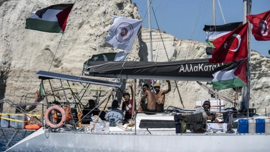Flotilha humanitária se aproxima de Gaza e diz que Israel corta comunicação