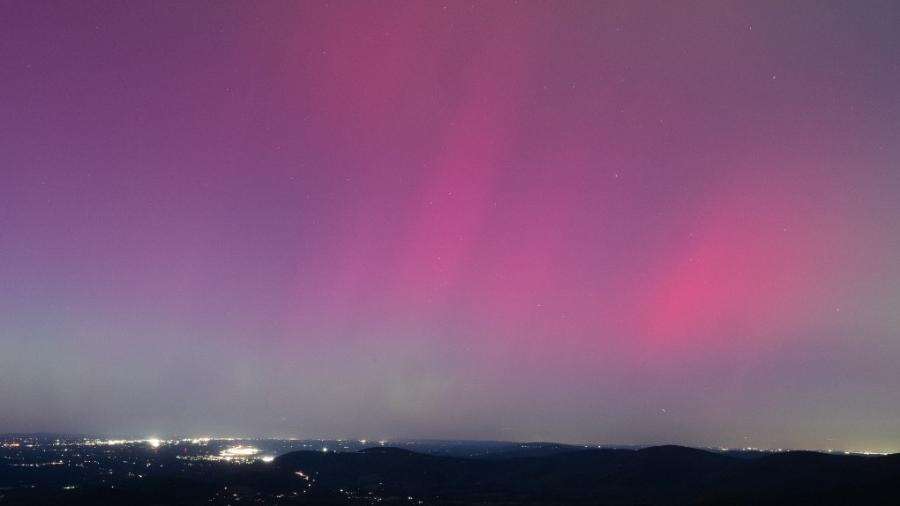 EUA assistem a aurora boreal rara causada por tempestade solar; veja fotos