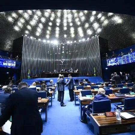 Senado aprova mudanças da Câmara em lei de proteção às crianças nas redes