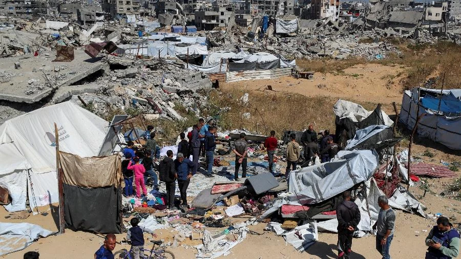 Israel ataca campos de deslocados em Gaza: 'Tudo explodiu'; 40 morreram