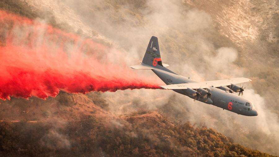 Incêndio nos EUA: Conheça avião militar enviado para combater o fogo Alexandre Saconi