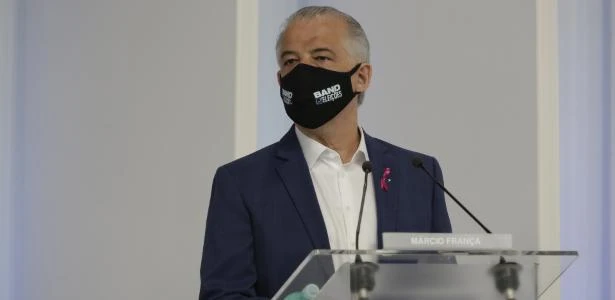 França oferece parte de seu tempo de TV para candidatos sem propaganda