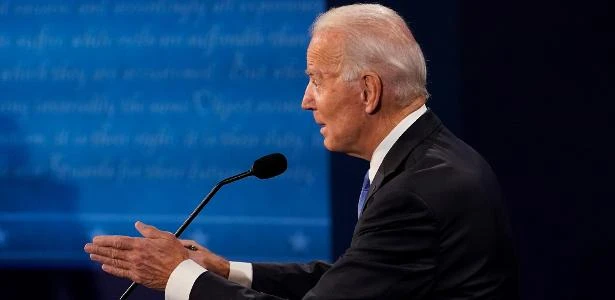Biden diz que Trump não enfrenta Putin e acusa Rússia de interferência