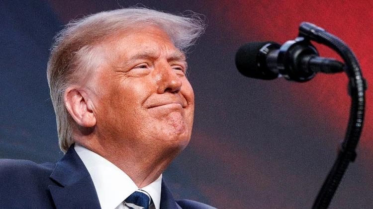 Trump está com sintomas leves de covid e continua trabalhando