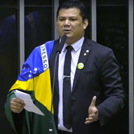 AGU pede que PF investigue deputado que desejou morte de Lula Carla Araújo