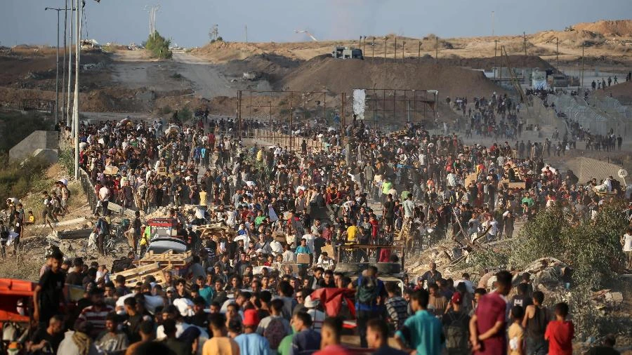 Israel avança em Gaza, Ucrânia negocia e Trump ameaça cartéis mexicanos