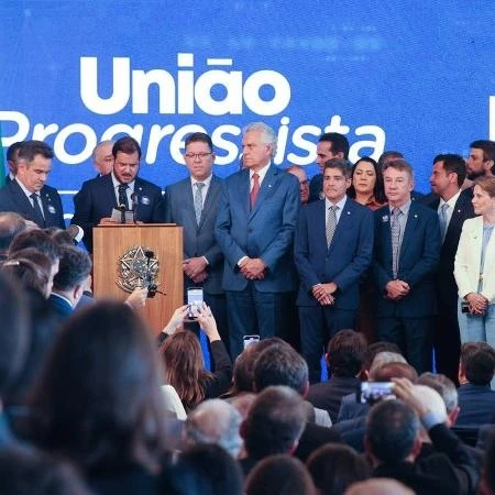 Mais da metade dos votos do governo na Câmara vieram do centrão Tiago Mali