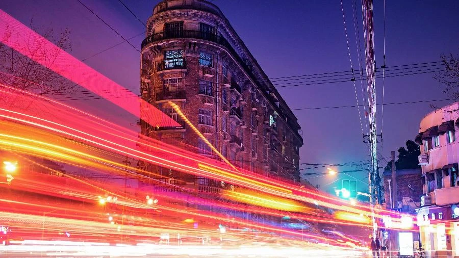 Velocidade: razão entre deslocamento e intervalo de tempo