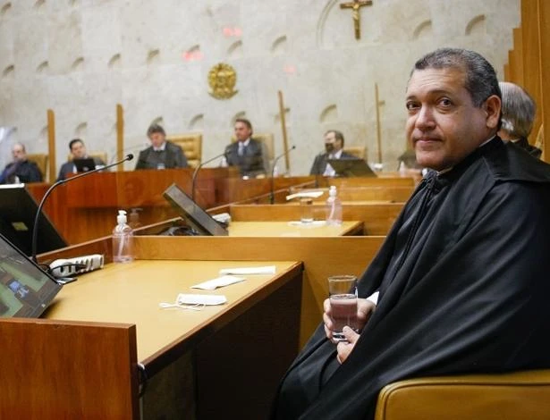 Nunes Marques suspende quebras de sigilo de Élcio Franco e Hélio Neto