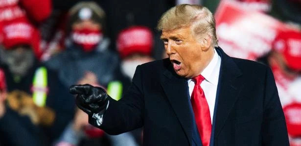 Campanha de Trump provocou surto de covid-19 no Serviço Secreto, diz jornal