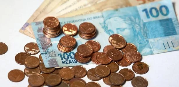Nº de famílias com dívidas atrasadas cai ao menor nível em 9 anos, diz BC