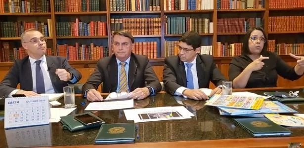 Bolsonaro afirma ser 'falta de caráter' o culparem pela soltura de líder do PCC